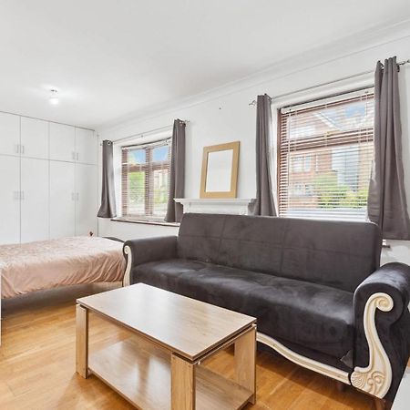 Cozy Stay Apartment Londra Exterior foto