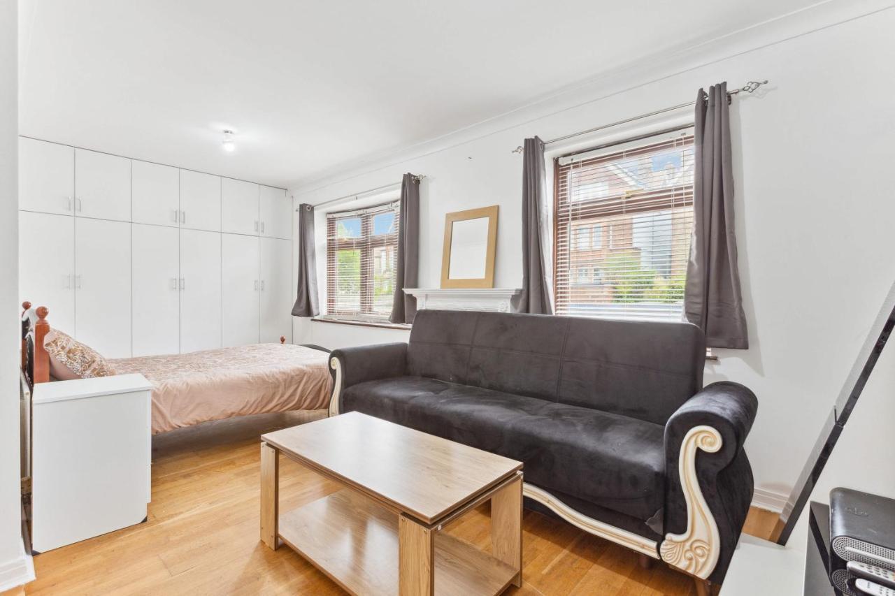 Cozy Stay Apartment Londra Exterior foto